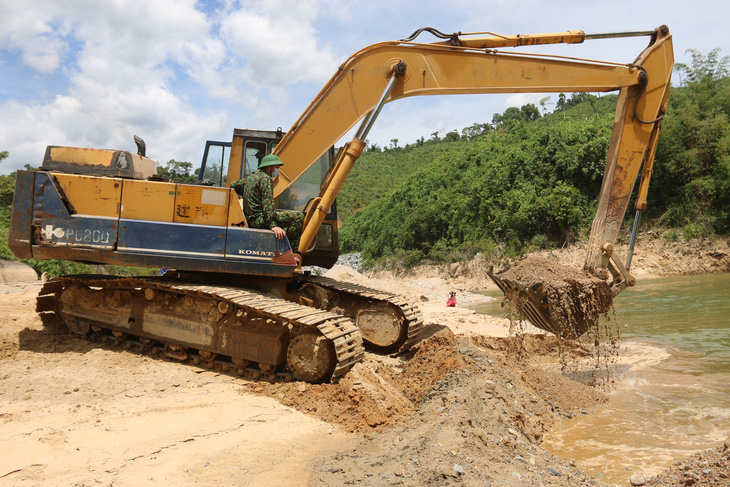 Nối lại tìm kiếm 11 công nhân mất tích ở thủy điện Rào Trăng 3 - Ảnh 2.