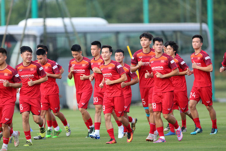 Trung vệ Bùi Tiến Dũng mong đội tuyển Việt Nam gặp Trung Quốc ở vòng loại thứ 3 World Cup 2022 - Ảnh 1.