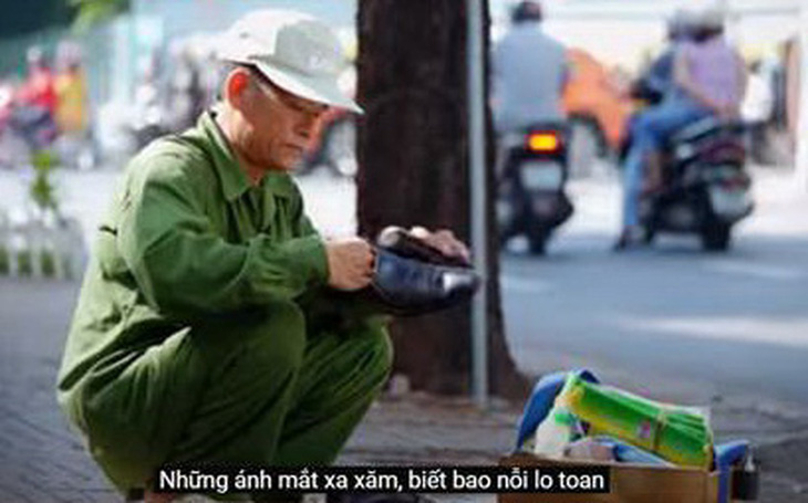 Trong những khoảng lặng vô cùng, Sài Gòn vẫn hăm hở sống