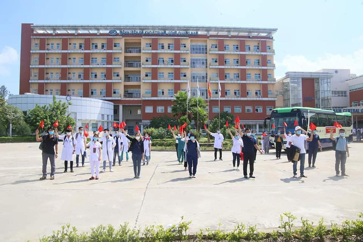 39 y bác sĩ ở Quảng Nam tăng cường hỗ trợ TP.HCM chống dịch - Ảnh 3.