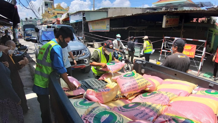 Triệu cái bánh - triệu yêu thương, thành phố nghĩa tình sẽ sớm ổn - Ảnh 1.