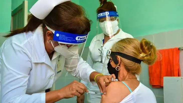 Cuba - Hành trình cường quốc y tế: Kỳ 1: Bào chế vắc xin, tìm thuốc trị COVID-19 - Ảnh 1.