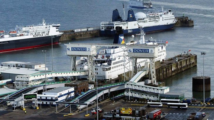 Gián đoạn thương mại có thể tái diễn tại cảng lớn nhất Anh - Ảnh 1.