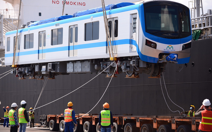 Metro số 1 TP.HCM thêm 4 đoàn tàu được nhập về