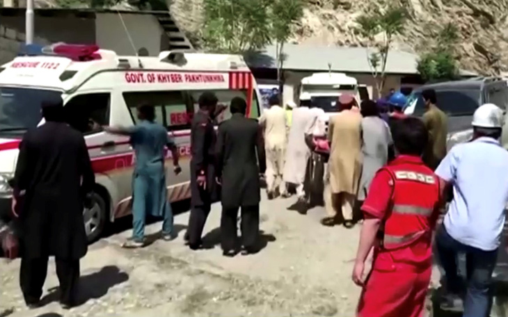 Nổ xe buýt ở Pakistan, 9 người Trung Quốc thiệt mạng