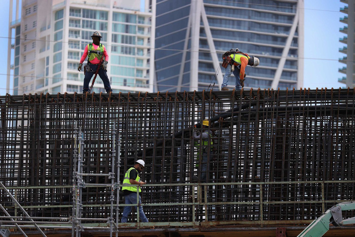 Mỹ cần thêm 1 triệu công nhân xây dựng, lương cao vẫn khó tuyển - Ảnh 1.