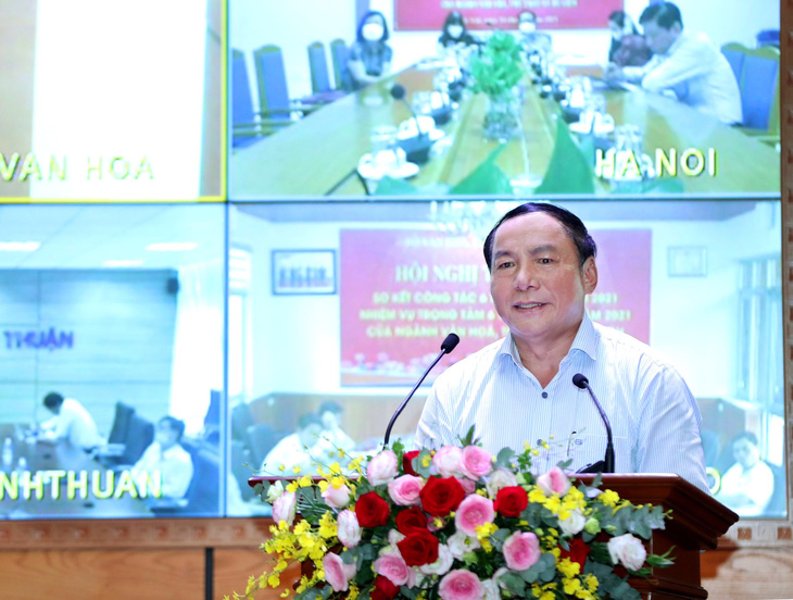Bộ trưởng Nguyễn Văn Hùng: Phải tự trách mình khi để cho từ văn hóa biến mất - Ảnh 1.