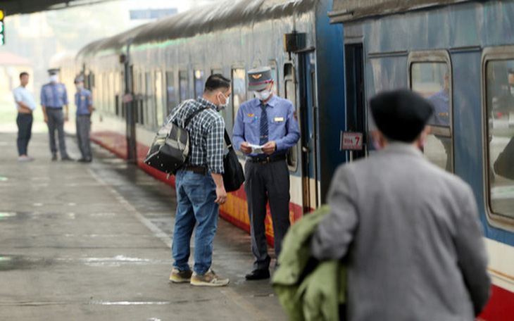 Tàu hỏa dừng bán vé và đón, trả khách tại các ga ở Đồng Nai