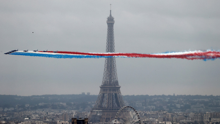Đóng cửa dài nhất sau Thế chiến 2, tháp Eiffel của Pháp đã mở lại - Ảnh 1.