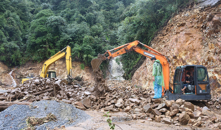 Khu du lịch bản Cát Cát - Sa Pa hư hỏng nhiều hạng mục do mưa lũ, thiệt hại 2 tỉ đồng - Ảnh 4.