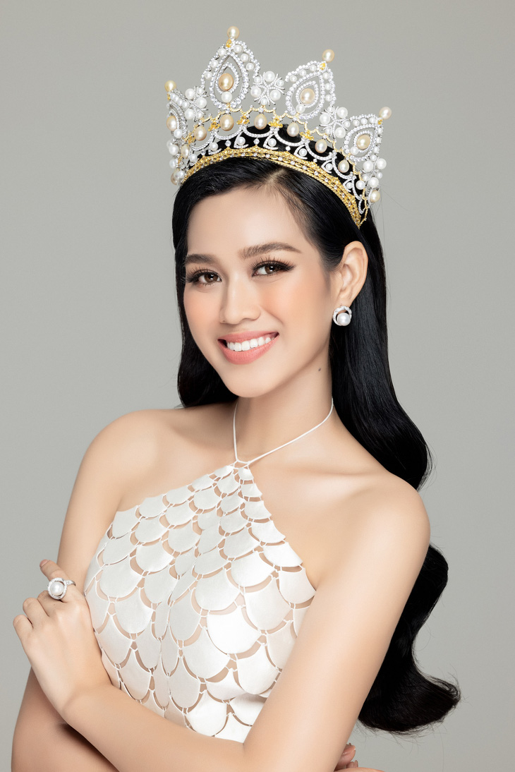 Lộ diện mẫu thiết kế đầm dạ hội của Đỗ Thị Hà tại Miss World 2021 - Ảnh 3.