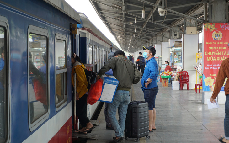 Chưa thể đưa người dân lên tàu về quê, Cục Đường sắt gửi văn bản hỏa tốc các địa phương