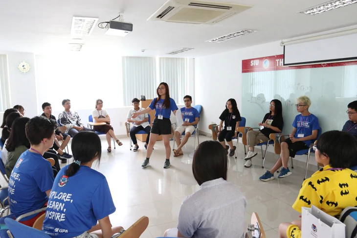 Chọn môi trường trải nghiệm tiếng Anh để tạo sự khác biệt - Ảnh 1.