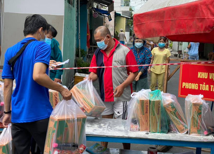 Đạo diễn Điệp Văn chia sẻ khó khăn với giáo viên mầm non mùa dịch - Ảnh 3.