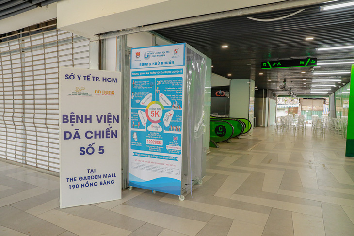 Bàn giao bệnh viện dã chiến thu dung số 5 tại The Garden Mall cho thành phố - Ảnh 1.