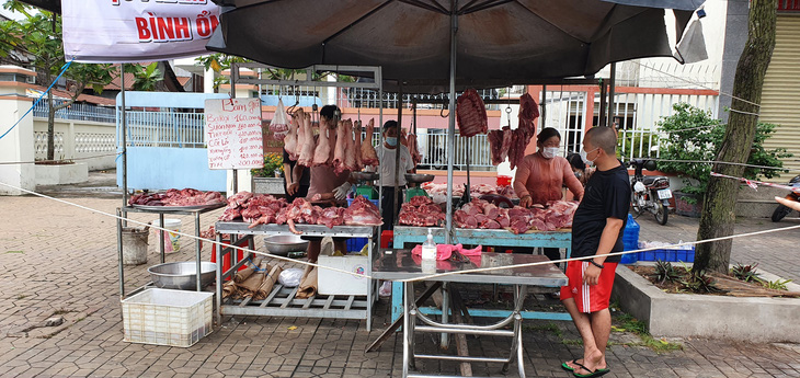 Cần Thơ mang chợ ra phố, Sóc Trăng hàng nhiều, giá không biến động - Ảnh 1.