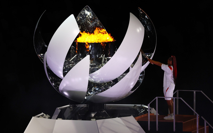 Đài lửa đã được thắp sáng, Olympic 2020 chính thức khai mạc