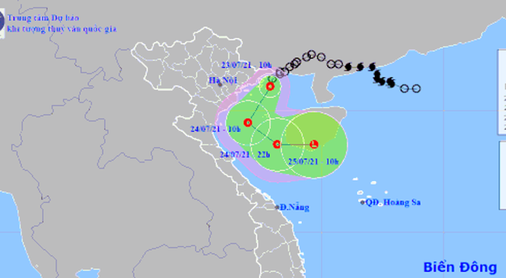 Áp thấp nhiệt đới đi dọc biển Quảng Ninh - Nghệ An, Bắc Trung Bộ có nơi mưa trên 300mm - Ảnh 1.