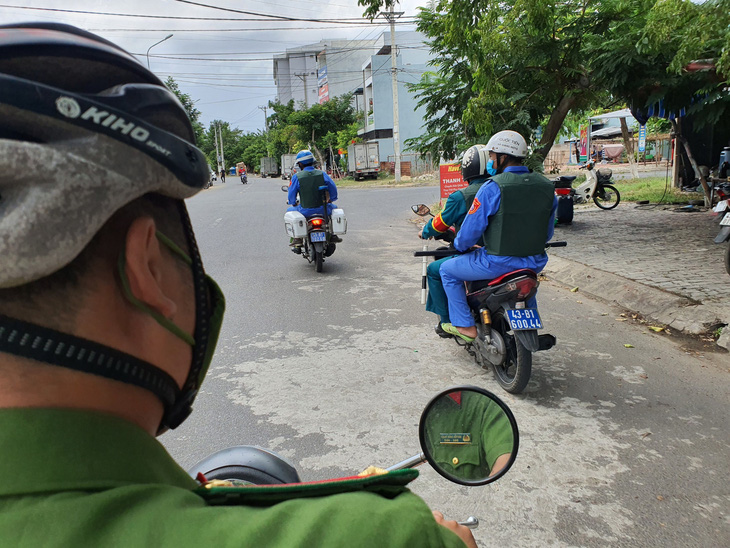 TP Đà Nẵng tăng cường 300 công an kiểm tra người ra đường không lý do chính đáng - Ảnh 1.