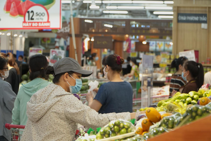 Hà Nội cam kết đủ hàng, người dân không cần dự trữ - Ảnh 1.