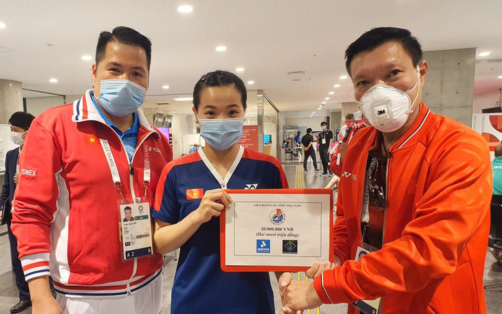 Nguyễn Thuỳ Linh được thưởng nóng 20 triệu đồng sau khi đánh bại tay vợt gốc Trung Quốc