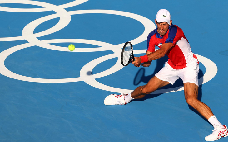 Djokovic than phiền về nắng nóng khắc nghiệt ở Olympic Tokyo