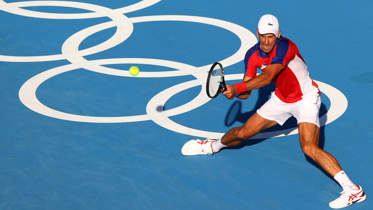 Djokovic than phiền về nắng nóng khắc nghiệt ở Olympic Tokyo - Ảnh 1.