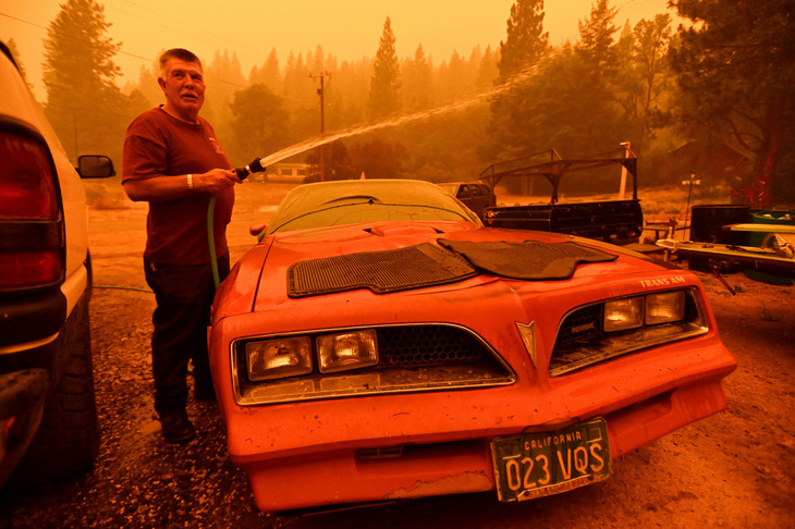 Những hình ảnh cháy rừng thiêu đốt miền tây nước Mỹ - Ảnh 4.