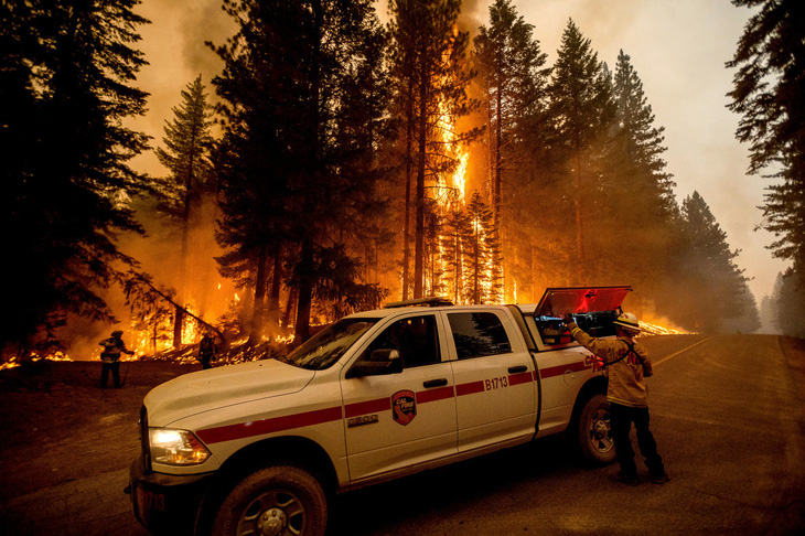 Những hình ảnh cháy rừng thiêu đốt miền tây nước Mỹ - Ảnh 7.