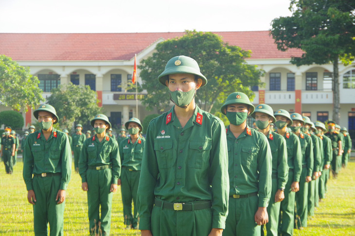 Bộ Tư lệnh Quân khu 7 cử 500 cán bộ chiến sĩ hỗ trợ Bình Dương chống dịch - Ảnh 1.