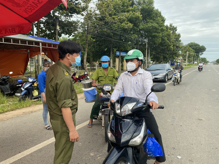 Đồng Nai, Tây Ninh: Người dân không ra đường sau 18h - Ảnh 3.