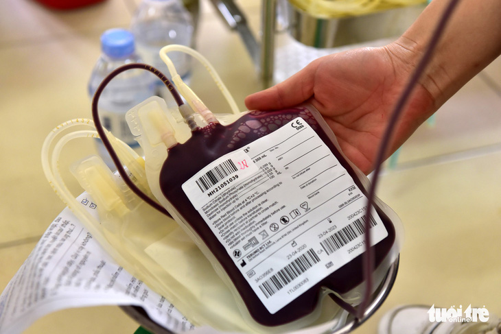 Hàng trăm quân nhân ứng cứu ngân hàng máu Bệnh viện Quân y 175 - Ảnh 2.