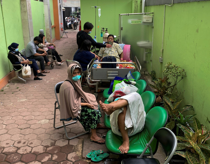 Indonesia chới với trong dịch, Mỹ cam kết chuyển gấp 4 triệu liều vắc xin - Ảnh 1.