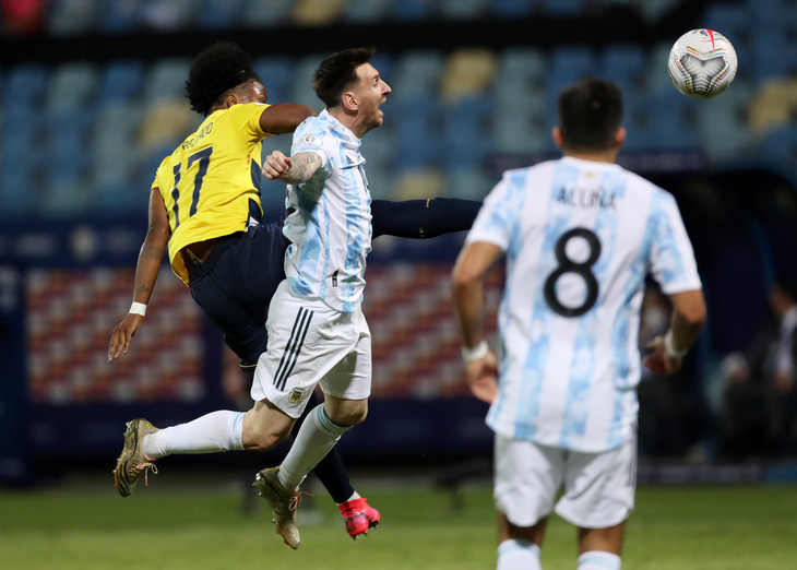 Messi tỏa sáng giúp Argentina hạ Ecuador 3-0 trận tứ kết Copa America 2021 - Ảnh 2.