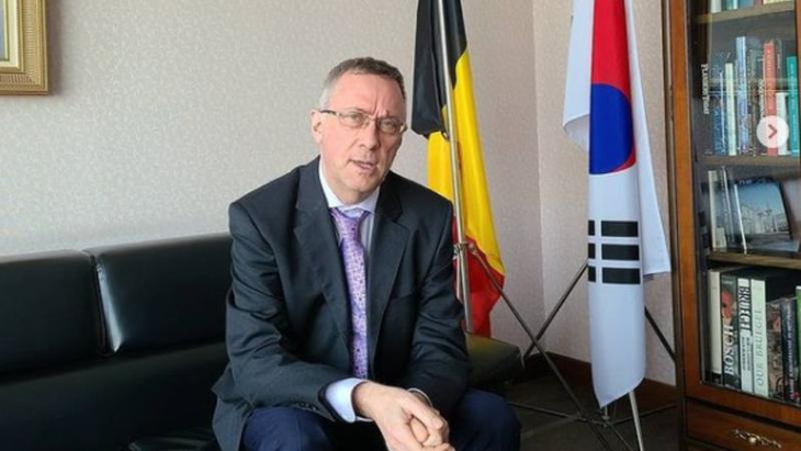 Vợ đại sứ Bỉ tại Hàn Quốc lại vướng bê bối đánh người - Ảnh 4.
