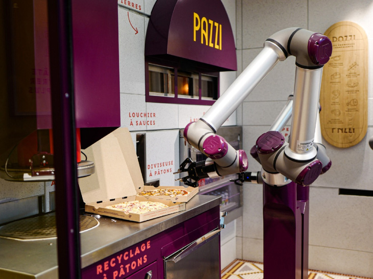 Cửa hàng pizza chỉ toàn robot phục vụ - Ảnh 1.
