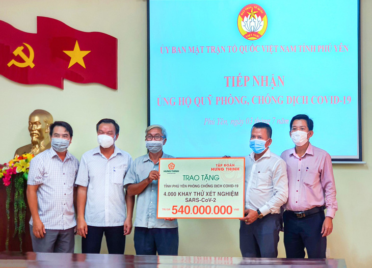 Tập đoàn Hưng Thịnh trao 2.000 bộ kit xét nghiệm COVID-19 - Ảnh 2.