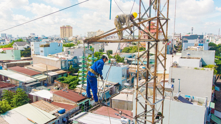 EVNHCMC nỗ lực hoàn thành các công trình điện trong mùa dịch COVID-19 - Ảnh 1.