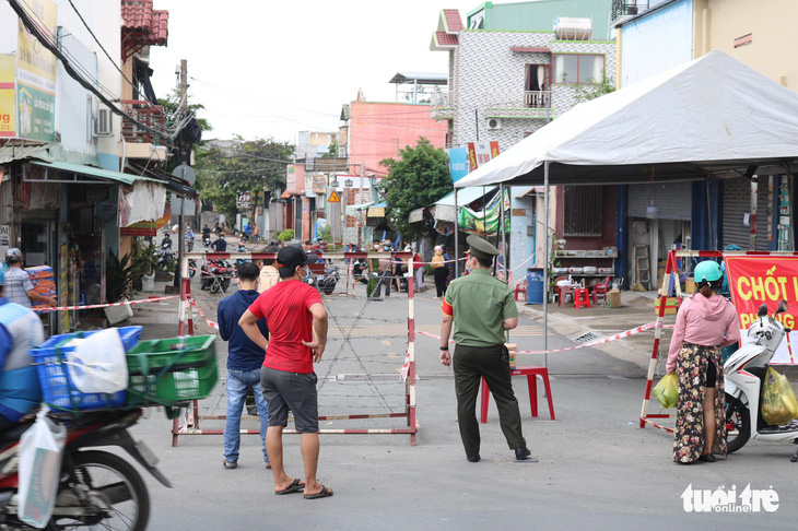 Thủ Đức dừng phong tỏa 3 phường Tân Phú, Long Trường và Tăng Nhơn Phú A - Ảnh 1.