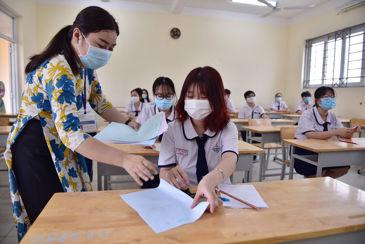 Thí sinh thoải mái bước vào thi môn cuối: ngoại ngữ - Ảnh 4.