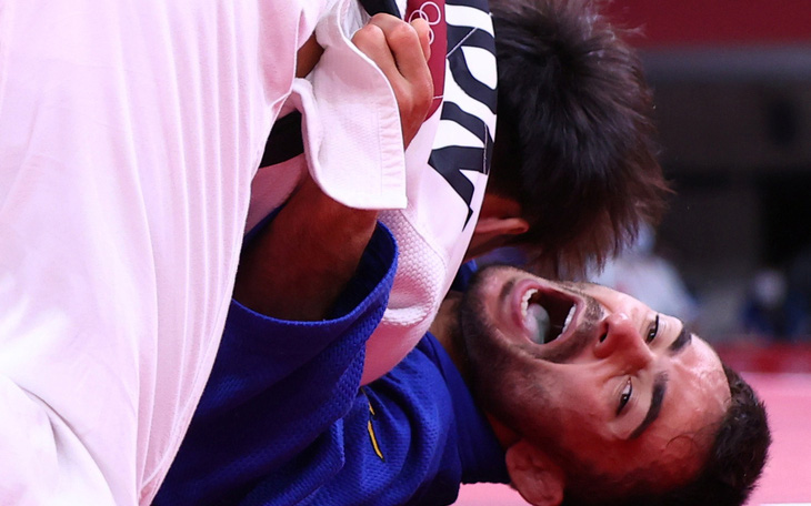 Hai VĐV judo giành huy chương bạc bị đuổi khỏi Olympic vì đi ngắm cảnh