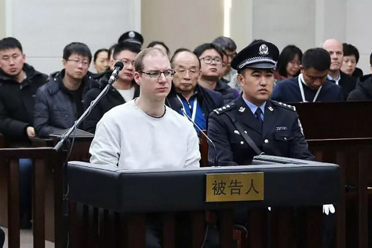 Trung Quốc y án tử hình công dân Canada khi phiên tòa xử bà Mạnh Vãn Chu đang diễn ra - Ảnh 1.