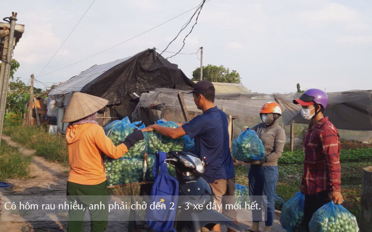 Cuộc thi ‘Lan tỏa năng lượng tích cực 2021’: Chàng trai tặng rau, thịt cho bà con ở khu phong tỏa