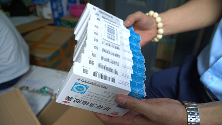 Hàng chục nghìn viên thuốc nhập lậu từ Trung Quốc được quảng cáo chữa bệnh COVID-19 - Ảnh 2.