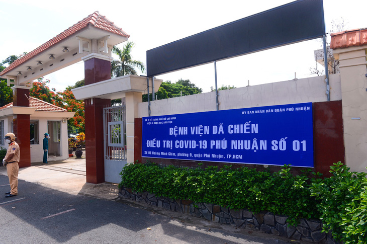 Chuyển Trường THPT Phú Nhuận thành bệnh viện dã chiến 350 giường - Ảnh 1.