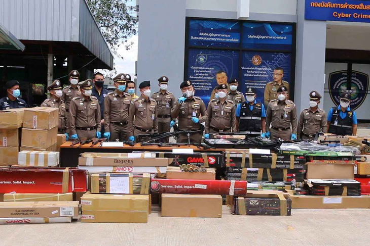 Thái Lan bắt băng nhóm bán 3.500 khẩu súng qua mạng - Ảnh 1.