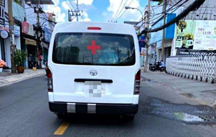 Xe cứu thương chui, chạy từ Tân Bình đến Chợ Rẫy 4km lấy bệnh nhân 3,5 triệu - Ảnh 1.
