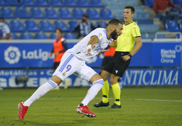 Benzema lập cú đúp giúp Real Madrid khởi đầu thuận lợi - Ảnh 3.