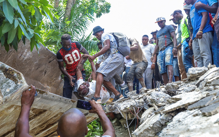 Động đất cực mạnh tại Haiti, ít nhất hơn 300 người đã thiệt mạng