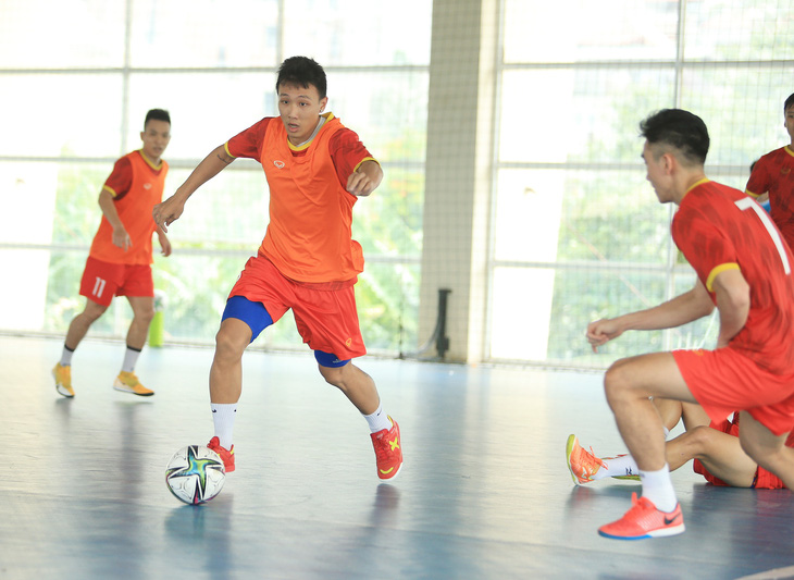 Đội tuyển futsal Việt Nam đưa 17 cầu thủ sang Tây Ban Nha tập huấn - Ảnh 1.
